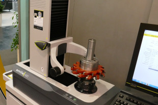 Zoller tool presetting system