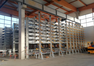7. Multi tray curing storage with lug chains