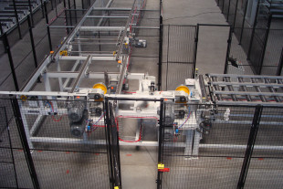 12. Edge gluing device for cross layers