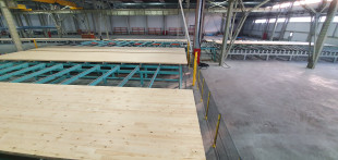 16. Chain conveyor storage for pressed cross laminated panels